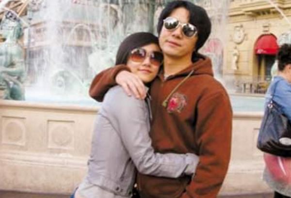 “搖滾巨匠”鄭鈞:讓前妻等待了18年沒回頭,為何轉頭娶了劉芸? “搖滾巨匠”鄭鈞:讓前妻等待了18年沒回頭,為何轉頭娶了劉芸?