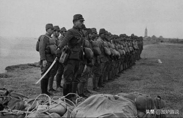 南京1937:到處是死屍和女人的哭聲，她寧死不從身中37刀