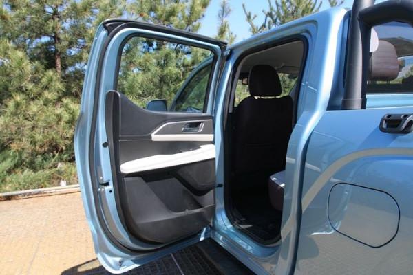 緊跟潮流的商用皮卡！試駕長城皮卡金剛炮