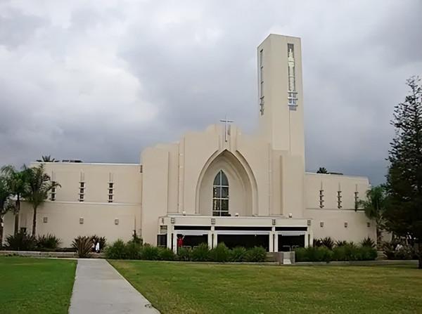 1984年，美國女嬰為活命移植狒狒心臟，手術成功21天后仍然離世