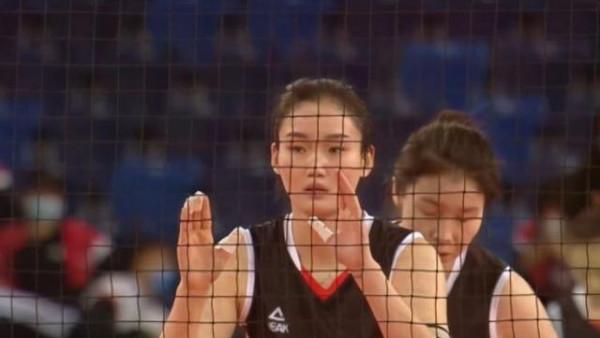 女排冠軍副攻久違亮相！接班人初露崢嶸，錦標賽打出單場11攔