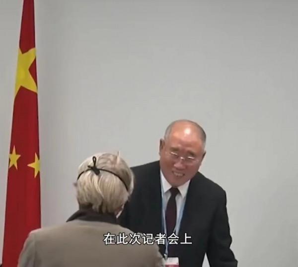 美記者:你能不能用英語直接回答?解大使:你用中文問不就行了嗎 美記者:你能不能用英語直接回答?解大使:你用中文問不就行了嗎