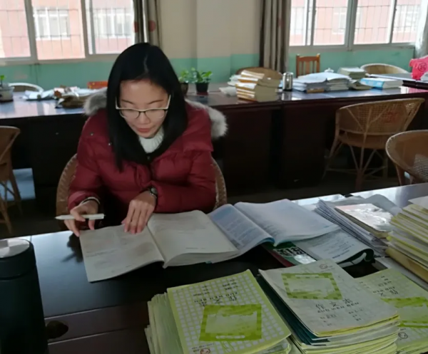 瑞金一美女老師：“未來很長，我得更努力才行”