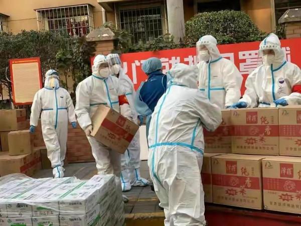 今年幾波疫情都與旅遊有關