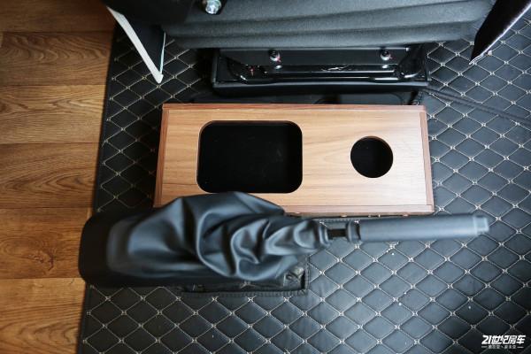 什麼叫“四季房車”：雙層地板，極限防凍！朗宸C60房車