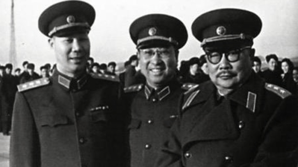 1961年陳賡病逝,粟裕痛哭不已李克農怒摔酒杯,總理寫下3張字條 1961年陳賡病逝,粟裕痛哭不已李克農怒摔酒杯,總理寫下3張字條