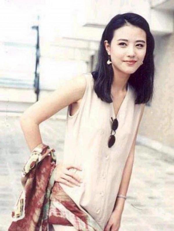 10位過氣港臺明星，現狀差距大，有人沒車沒房，有人身家過億