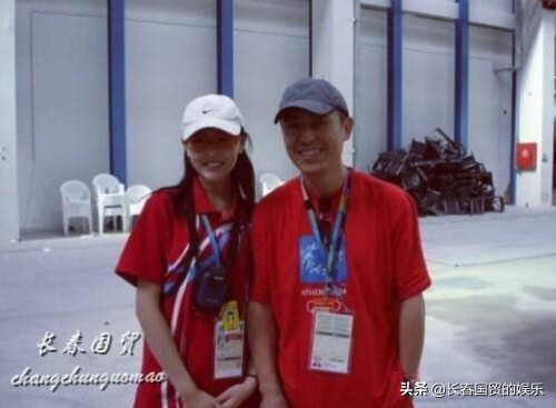 唐嫣21歲時舊照曝光，身穿旗袍清新靚麗笑容甜美