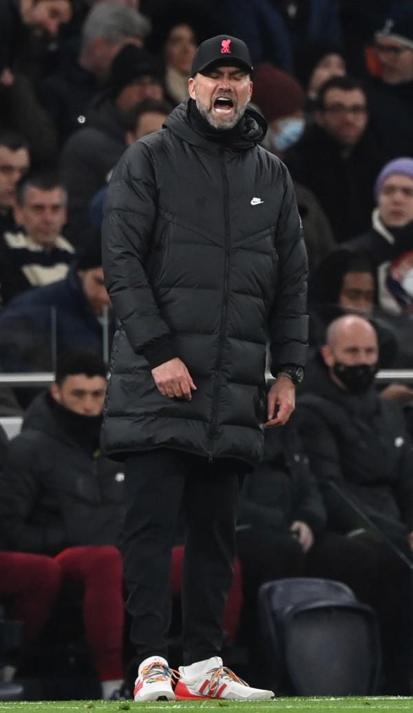 足球——英超聯賽：熱刺戰平利物浦