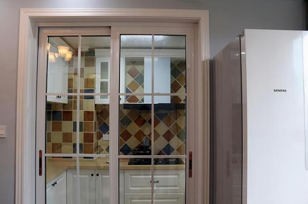 我只是在主臥做了這樣一個設計,沒想到多出5平米收納空間 我只是在主臥做了這樣一個設計,沒想到多出5平米收納空間