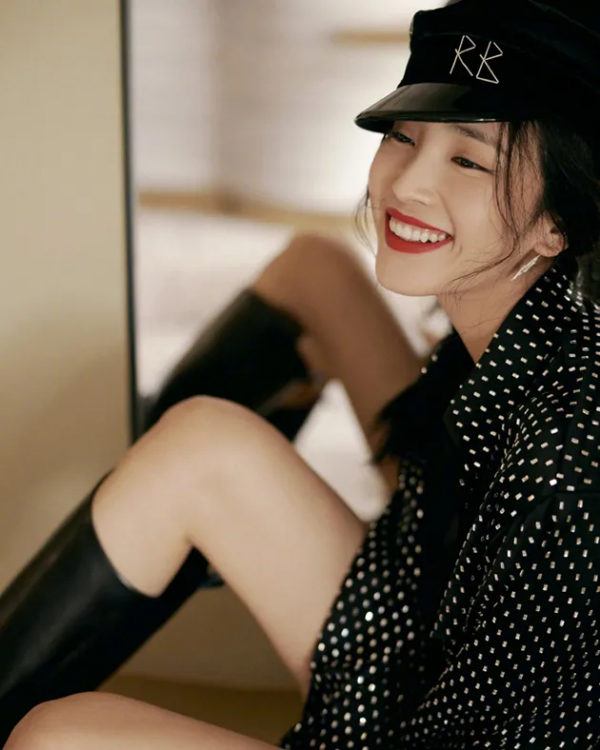 拿捏了 那些美出圈的氛圍感大片都不是濃妝