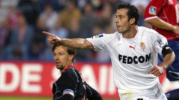 梅西都是隊裡大高個，世界足球歷史最矮11人超級陣容，誰能擋我？