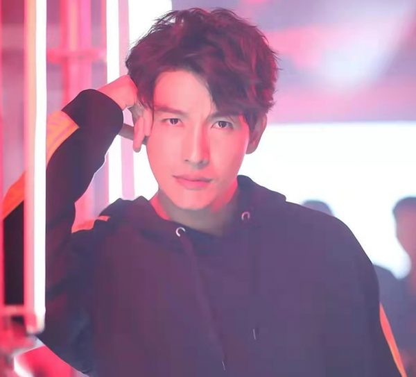 盤點泰國當紅5位“大叔級”明星，有你喜歡的嗎？