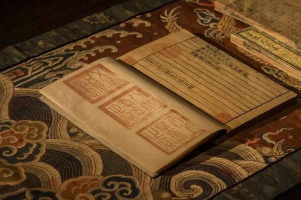 三更燈火五更雞，正是男兒讀書時。25句與“讀書”有關經典的詩句