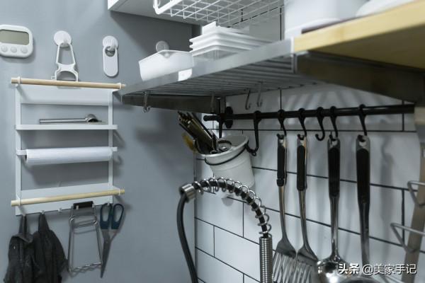 32歲阿姨的窮裝新房火了，大白牆不弔頂，軟裝的力量實在是太強大