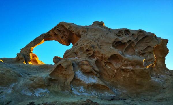 鬼斧神工！伊犁河谷雅丹地貌風光美輪美奐