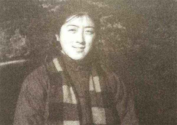 姚姚：母親多次婚變，男友自盡，兒子被迫送人，31歲帶著遺憾離世