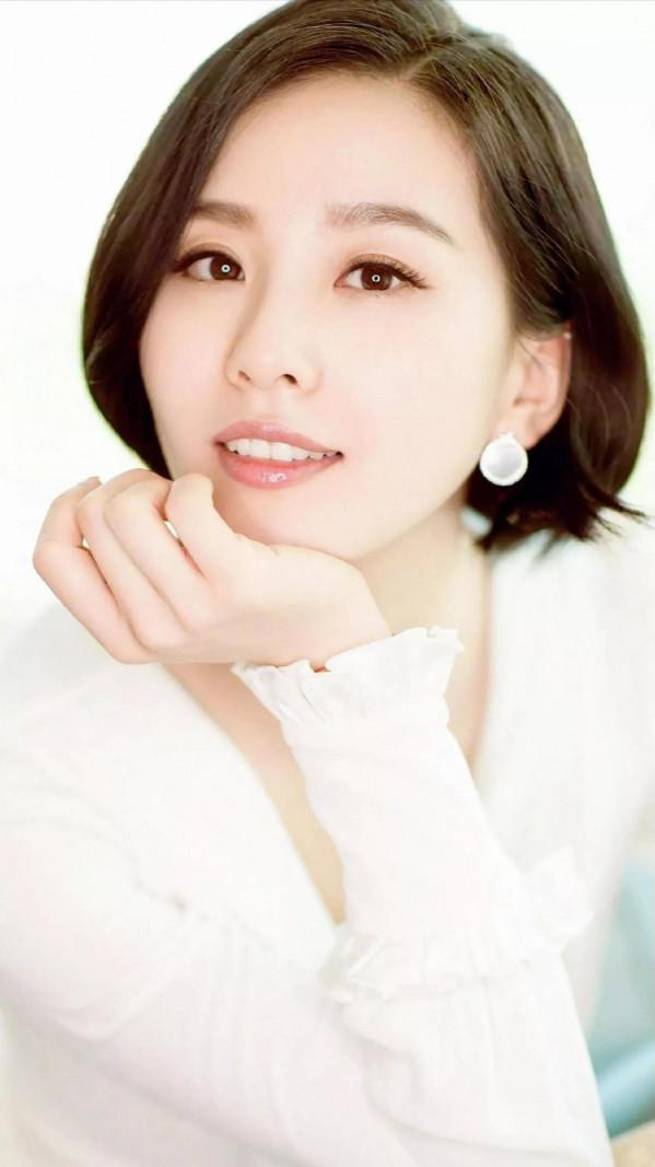 劉詩詩，端莊富貴，清新脫俗