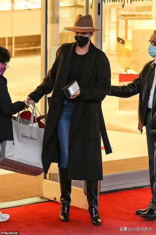 王爸爸爆料李靚蕾靠懷孕逼婚，李姐回覆硬剛到底 | 鄭爾摩斯週報