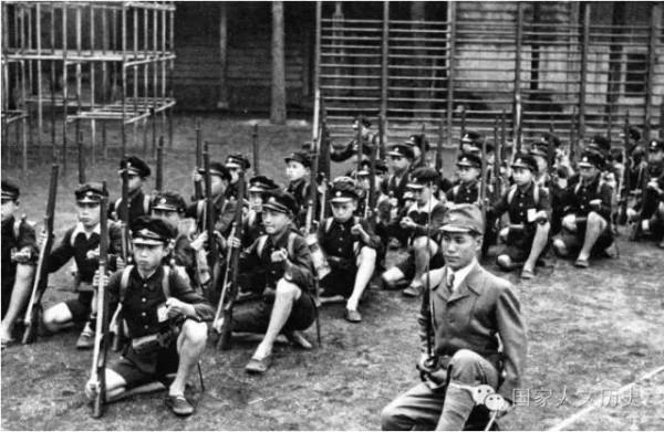 日本兵是不是真的很矮？二戰日本步兵平均身高低，強調近戰搏殺