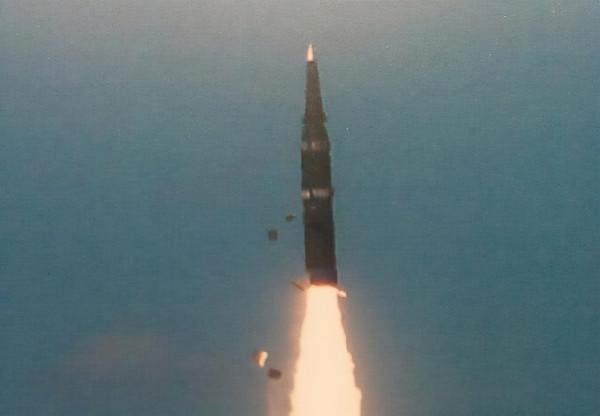 如果與美軍開戰，中國如何才能以最快最有效的方式奪取制空權？