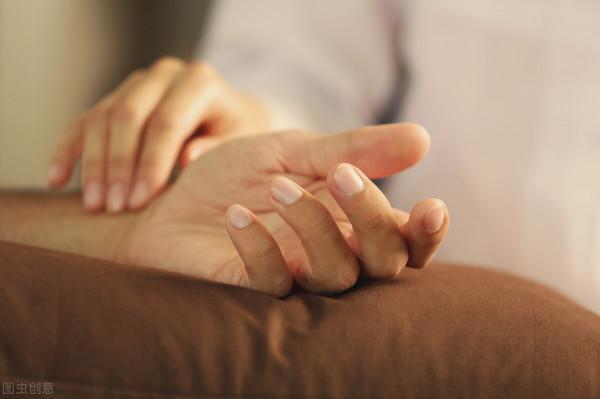 一味中藥:地骨皮,滋陰添津,清熱瀉火,煮水喝,可以降血壓 一味中藥:地骨皮,滋陰添津,清熱瀉火,煮水喝,可以降血壓