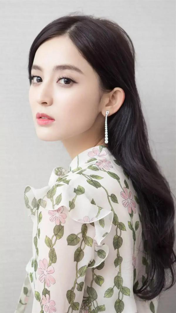 嫵媚動人的娜扎