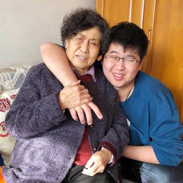 倪萍：在淚水中與父親和解，將孤單老母當孩子哄