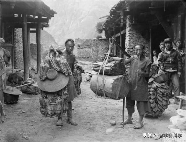 1933年，四川古城眨眼成湖！倖存者：連跳幾十個壕溝卻丟了孩子