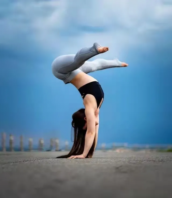 最適合戶外打卡的瑜伽體式,來看看你能做 幾個? 最適合戶外打卡的瑜伽體式,來看看你能做 幾個?