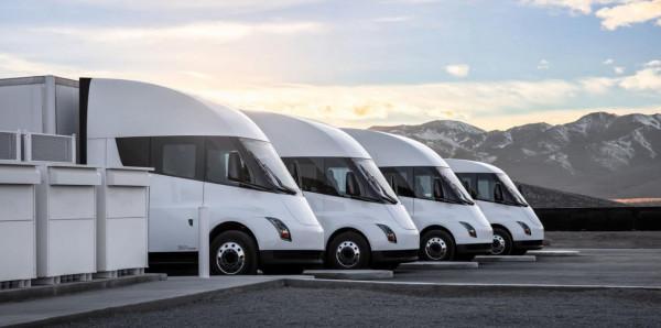 特斯拉半掛車開始交付 電能成本低 兩年回收投資