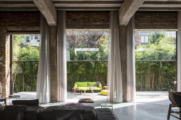 破舊的體育大樓改造成私人住宅:新與舊的碰撞 破舊的體育大樓改造成私人住宅:新與舊的碰撞