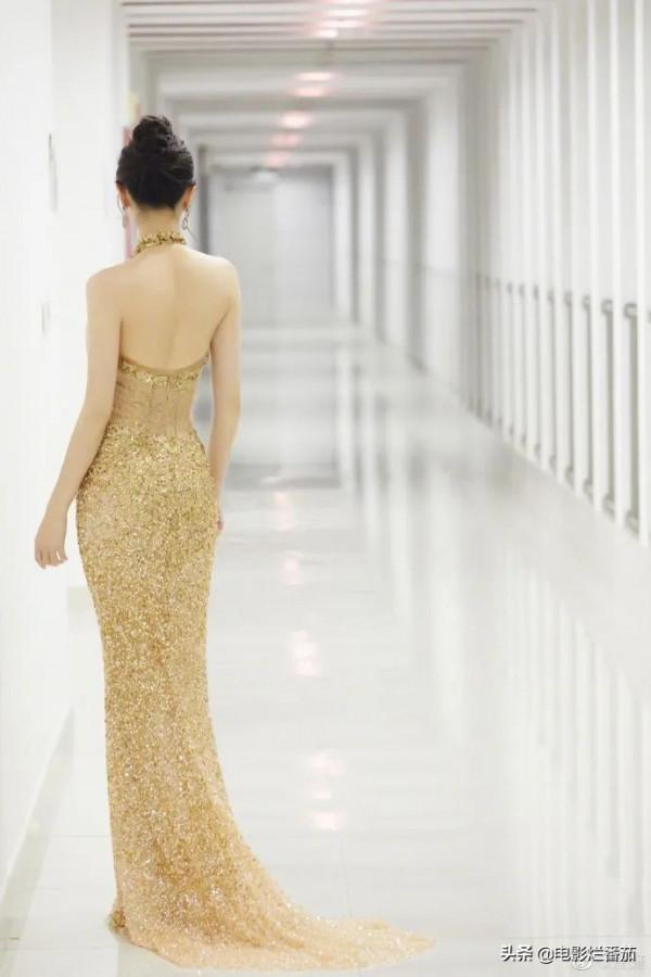 衛視春晚比美：baby離婚後美呆，關曉彤衣品沒得挑，楊冪驚豔全場