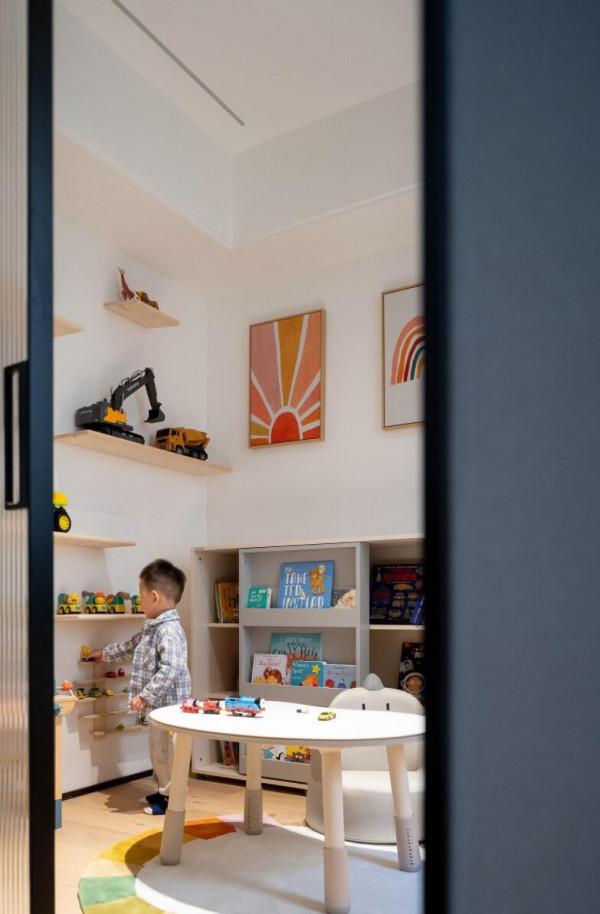 她拒絕斷舍離，將240㎡大宅打滿櫃子，完工後才知道有多實用