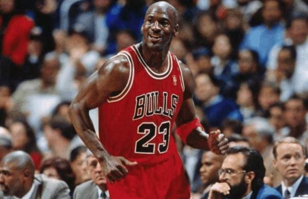 若把NBA紀錄分4個等級：水花三分A級，張伯倫100分S級，那SSS呢？