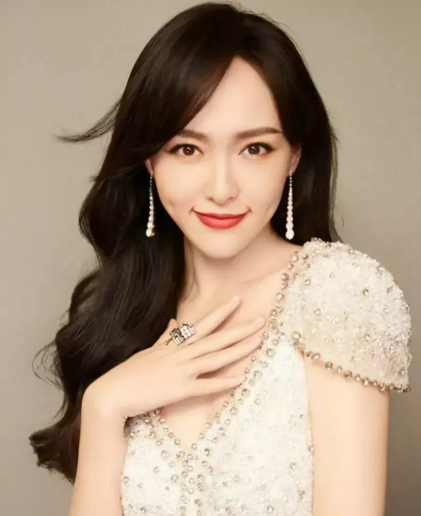 唐嫣:溫婉大方美麗動人高畫質寫真集(1) 唐嫣:溫婉大方美麗動人高畫質寫真集(1)