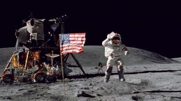 爭論半個世紀，嫦娥五號探測到月壤中的水分子，1噸約有120克