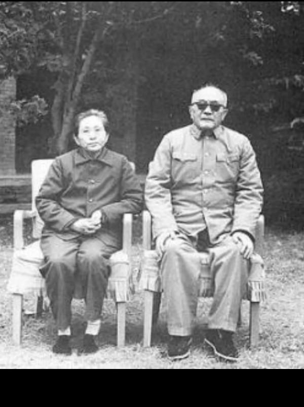 新中國成立後，十大大將的夫人擔任何職？誰的職位最高？