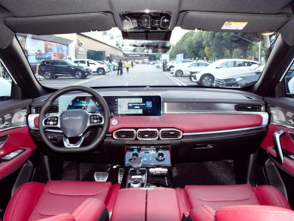 捷途X70定位中型SUV,寬1900毫米,中網輪廓方正,造型穩重 捷途X70定位中型SUV,寬1900毫米,中網輪廓方正,造型穩重