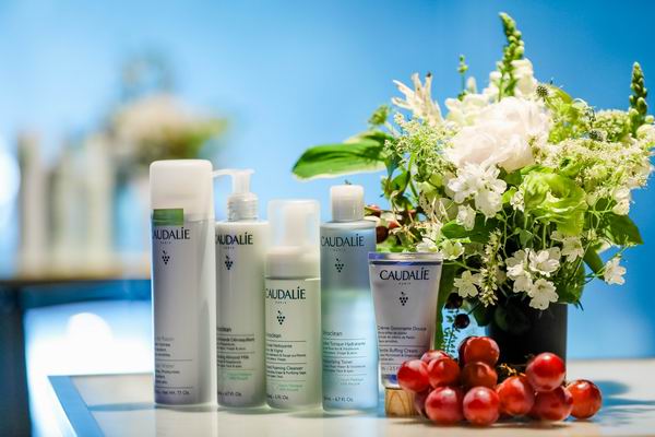 不脫妝的夏日妝容秘訣,你也可以輕鬆掌握 不脫妝的夏日妝容秘訣,你也可以輕鬆掌握