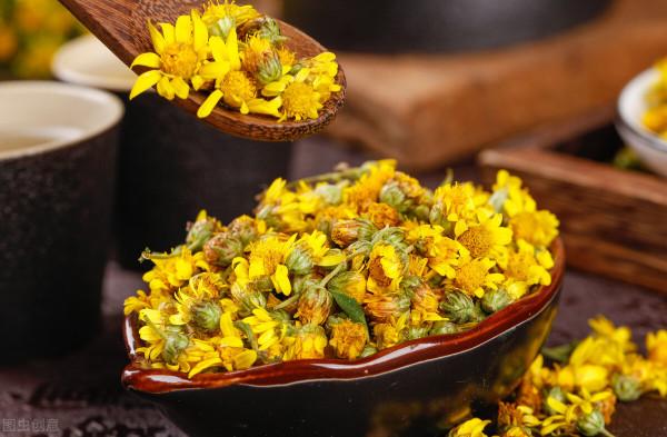 風熱頭痛,眼目昏花,醫生建議常喝菊花茶,關節痛、眼翳也有效 風熱頭痛,眼目昏花,醫生建議常喝菊花茶,關節痛、眼翳也有效