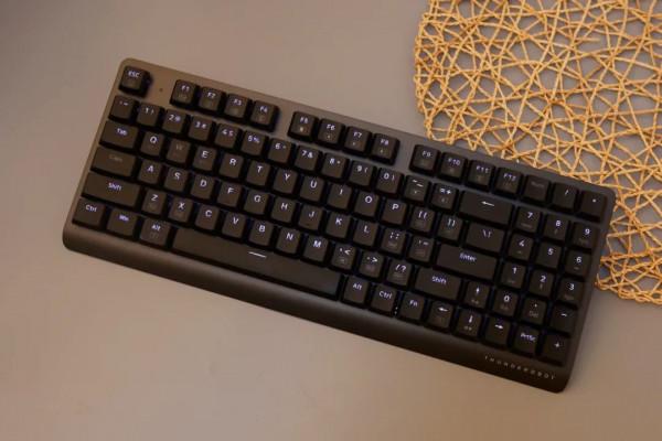 主打輕薄、便攜！雷神璃月KC3094雙模機械鍵盤