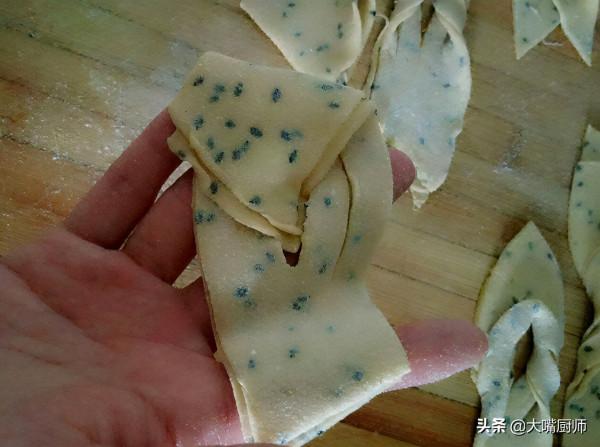 年底了，學做傳統小吃炸麻葉，酥脆鹹香，過年必備小零食，零難度