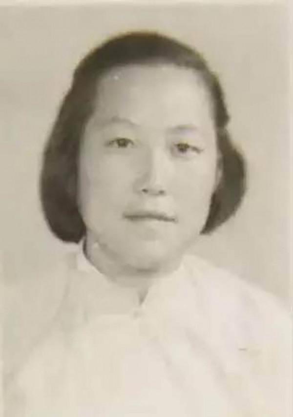 許燕吉：落花生之女，父死不落淚，晚年為求生存，嫁給不識字老農