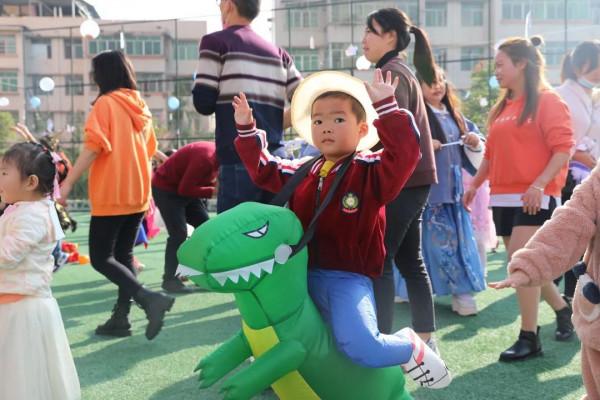 小火車嗚嗚...開進童話世界啦!! 小火車嗚嗚...開進童話世界啦!!