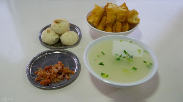 長高食譜：晚餐加肉、睡前喝奶，助眠又長高？家長不要再被騙了