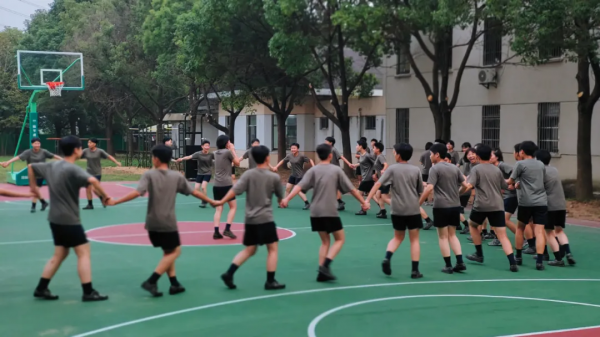 女兵的新兵連，是什麼樣子？