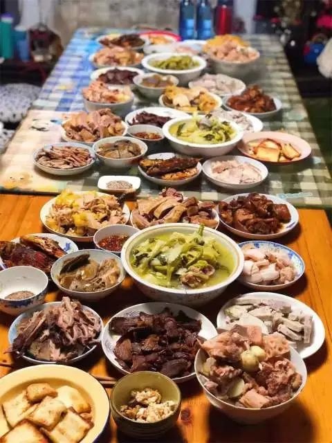 玉溪年味 &vert; 曬曬我家的年夜飯