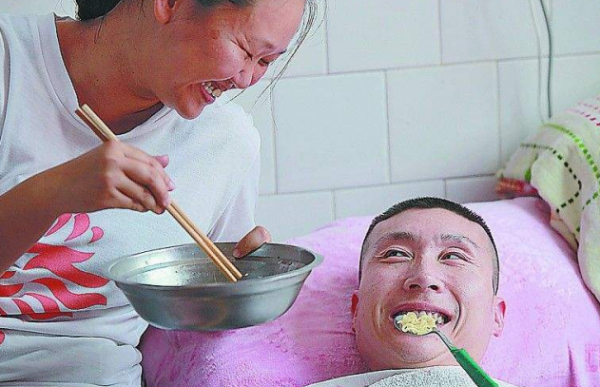 馬來西亞美女不顧父母勸阻,嫁給河北癱瘓小夥,8年過去怎麼樣了 馬來西亞美女不顧父母勸阻,嫁給河北癱瘓小夥,8年過去怎麼樣了