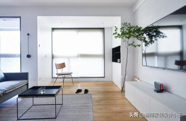 110平簡約風格裝修效果，無主燈客廳極簡大氣